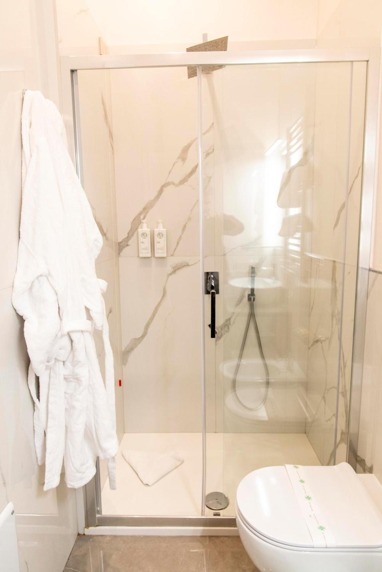 Adelaide Suite Dreams Рим Екстериор снимка