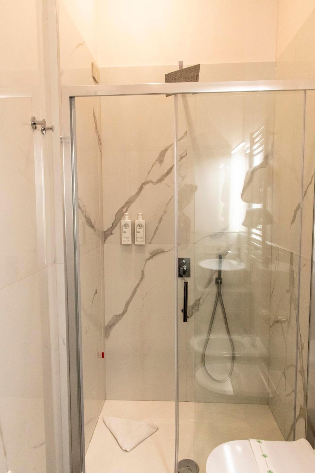 Adelaide Suite Dreams Рим Екстериор снимка