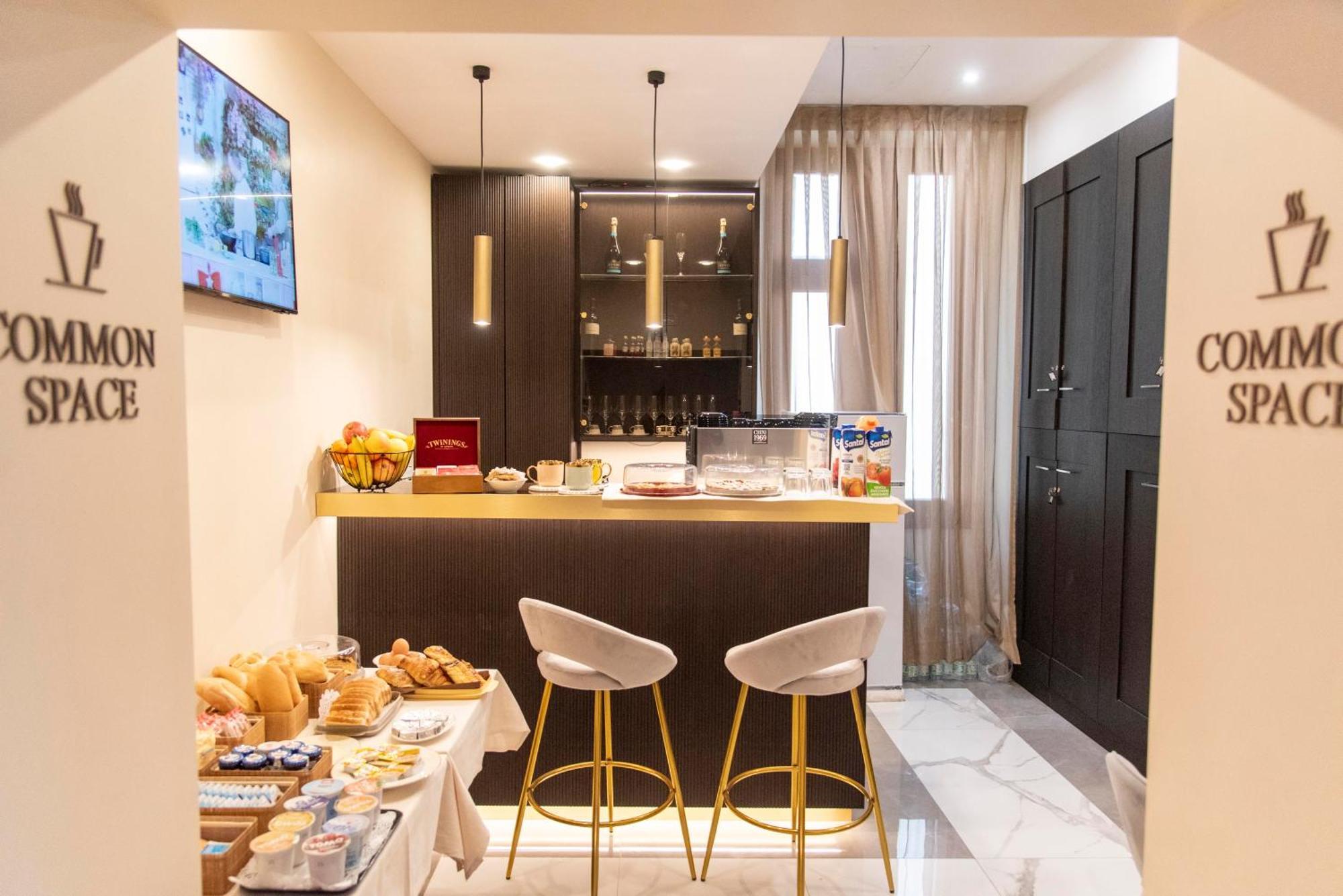 Adelaide Suite Dreams Рим Екстериор снимка
